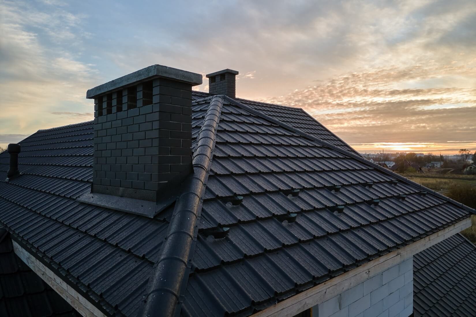 Ge huset ett nytt utseende med tak i unik design med betongplattor i Vara